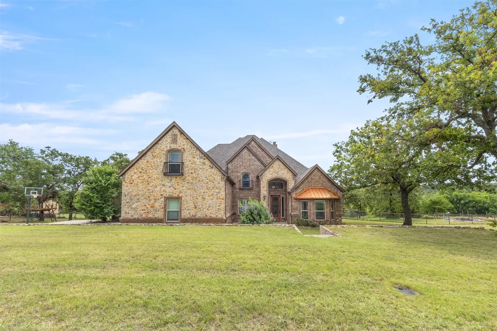 108 Oak Creek Drive Springtown TX 76082