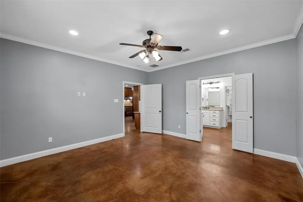 1509 N Reagan Street West TX 76691