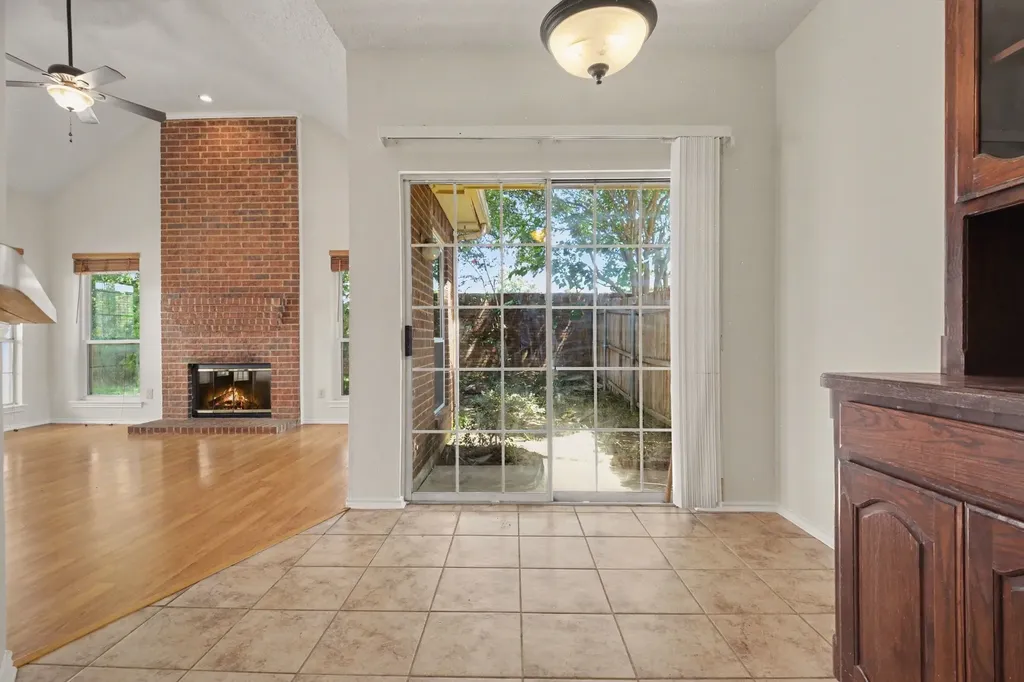 340 Arbor Court Euless TX 76039
