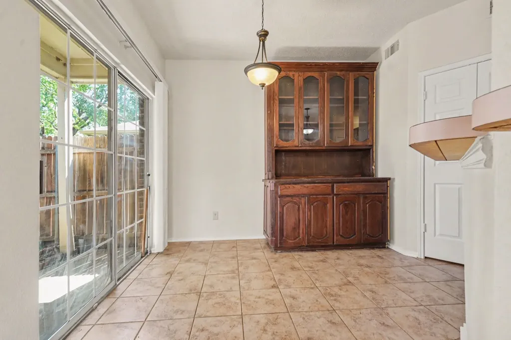 340 Arbor Court Euless TX 76039