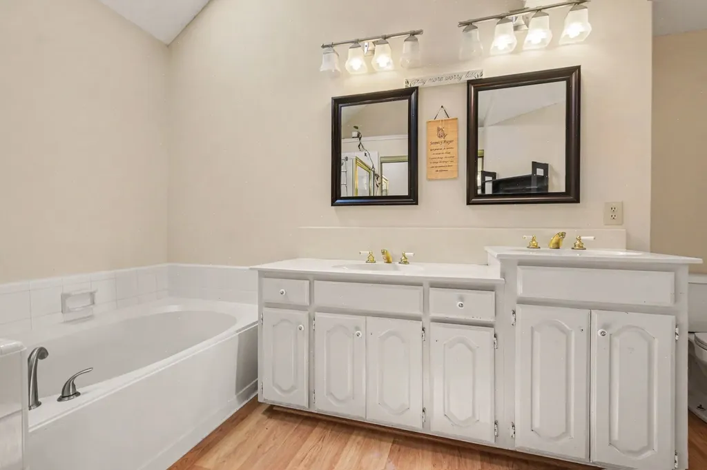 340 Arbor Court Euless TX 76039