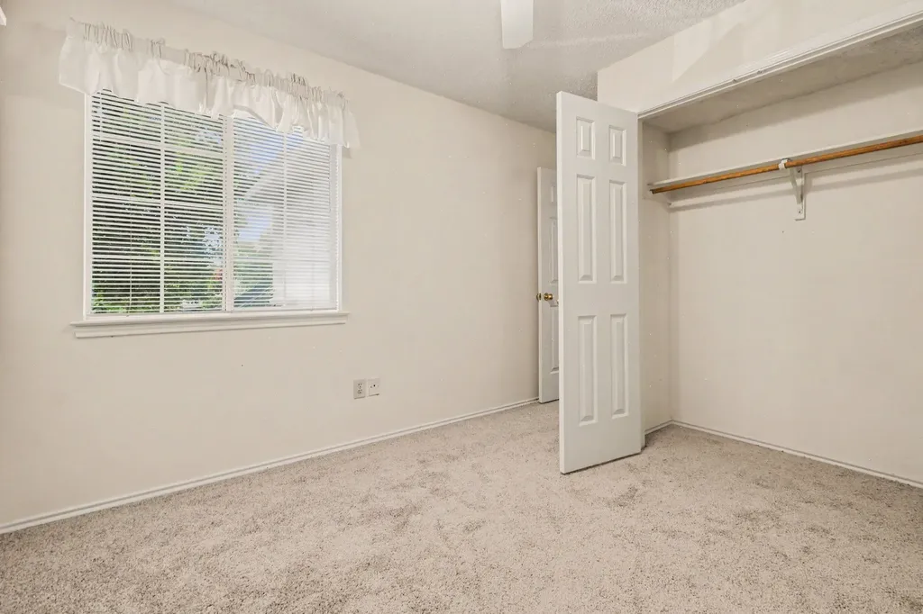 340 Arbor Court Euless TX 76039