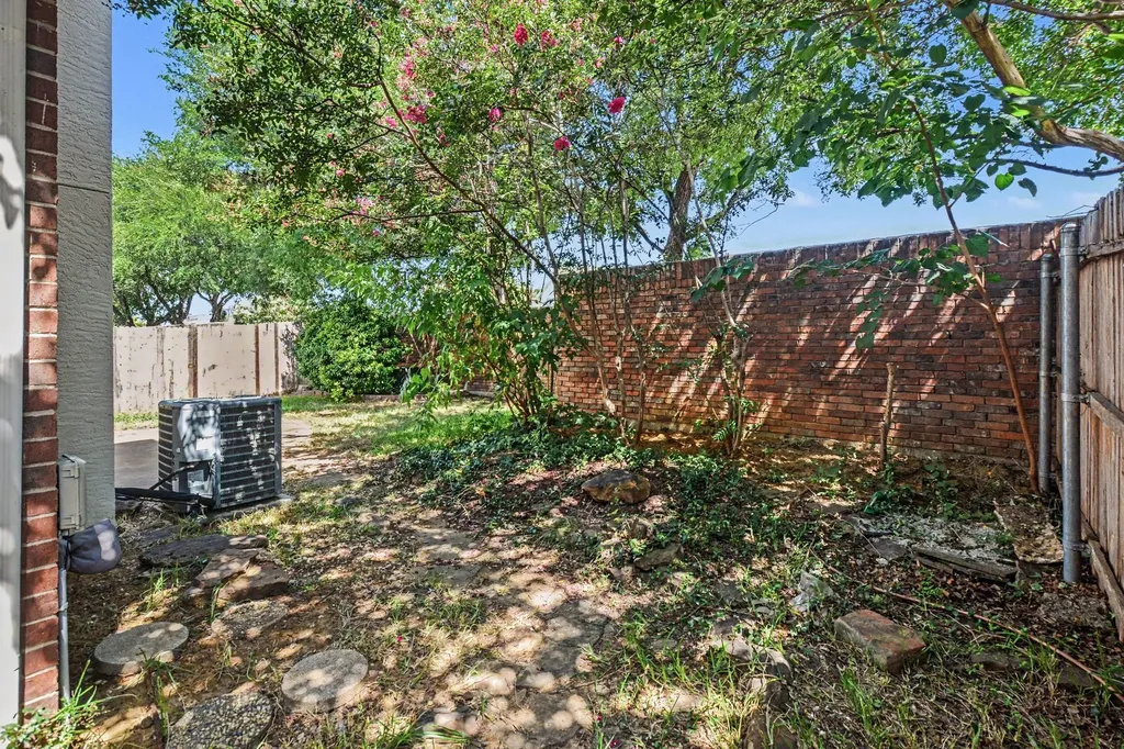 340 Arbor Court Euless TX 76039