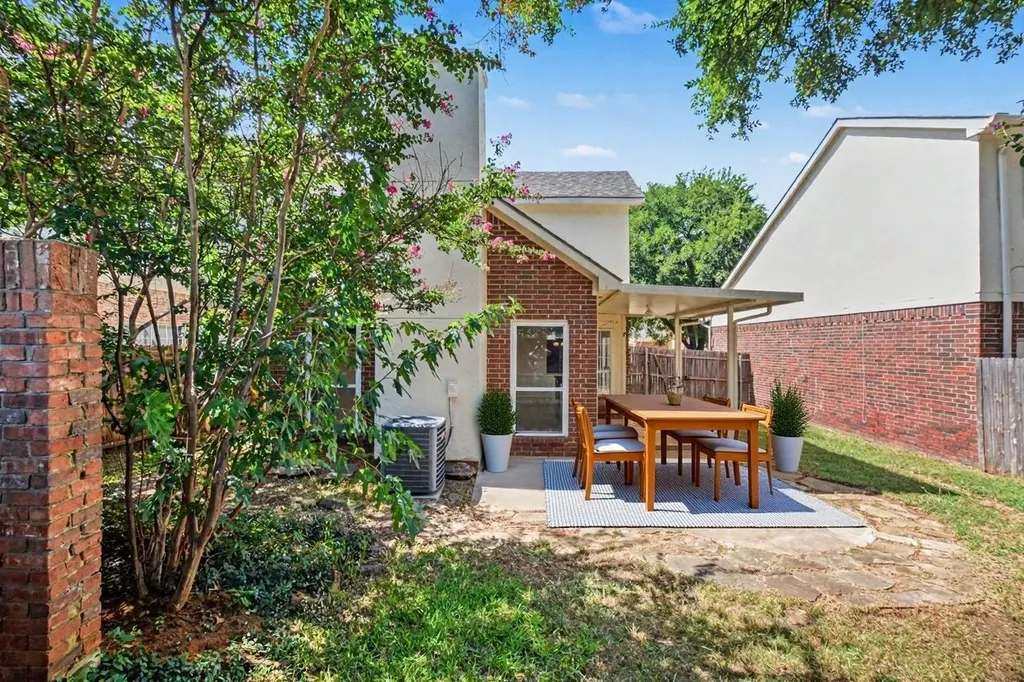 340 Arbor Court Euless TX 76039