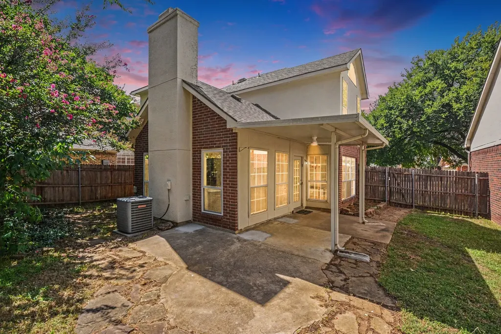 340 Arbor Court Euless TX 76039
