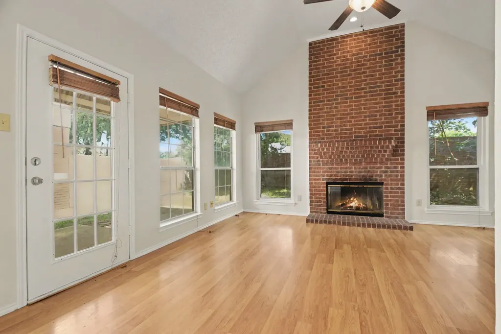 340 Arbor Court Euless TX 76039