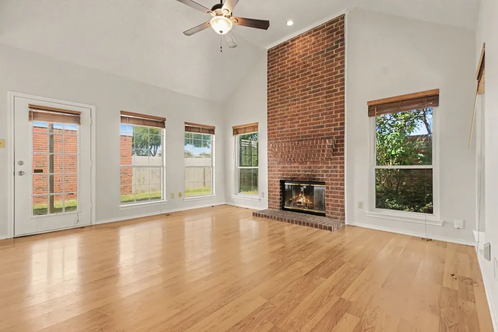 340 Arbor Court Euless TX 76039