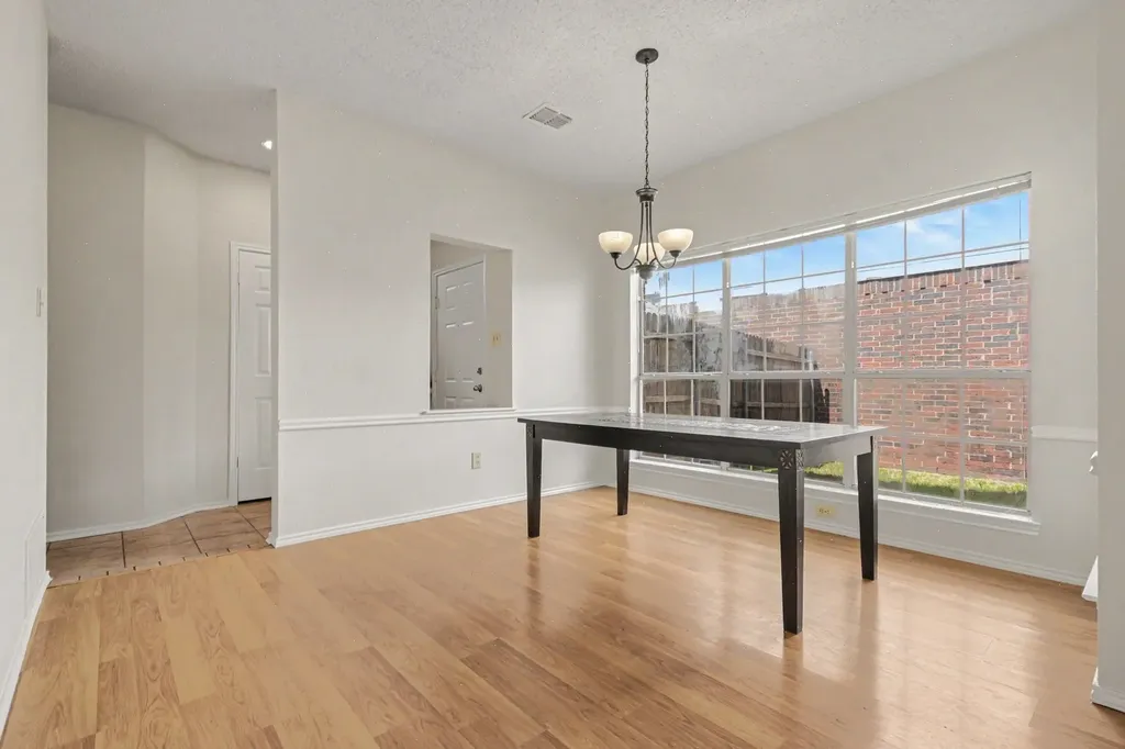 340 Arbor Court Euless TX 76039