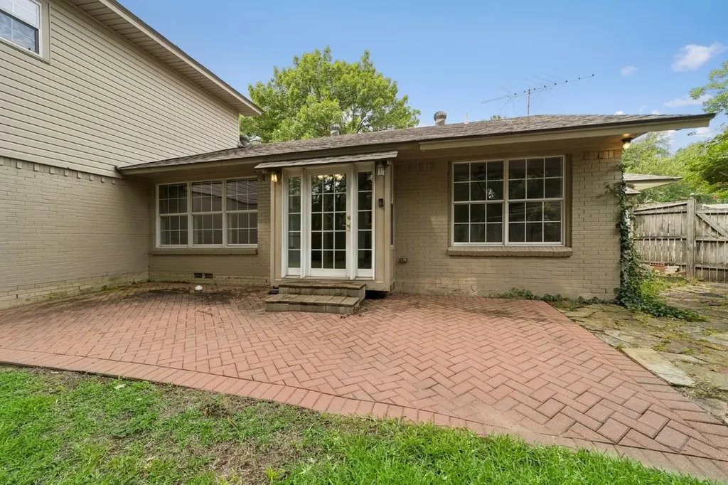 9314 Livenshire Drive Dallas TX 75238