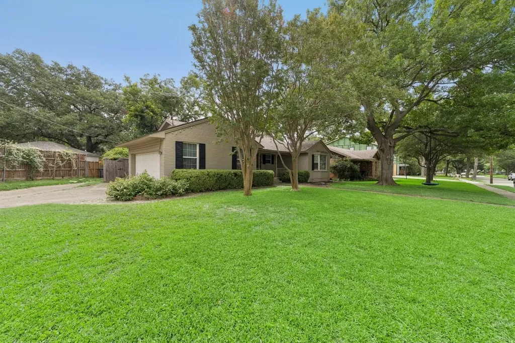 9314 Livenshire Drive Dallas TX 75238