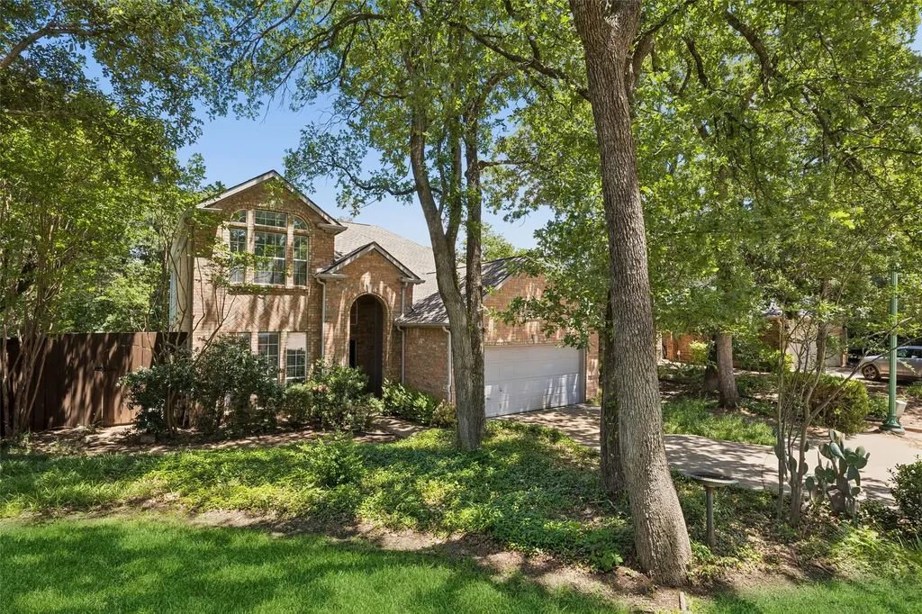 2401 Pinehurst Court Highland Village TX 75077