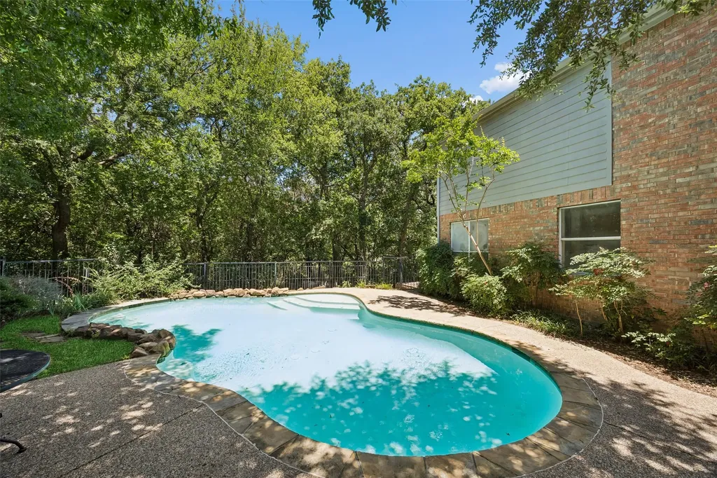 2401 Pinehurst Court Highland Village TX 75077
