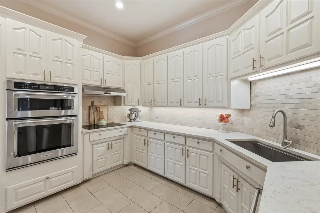 121 Honeysuckle Drive Justin TX 76247