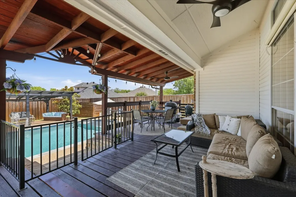 121 Honeysuckle Drive Justin TX 76247