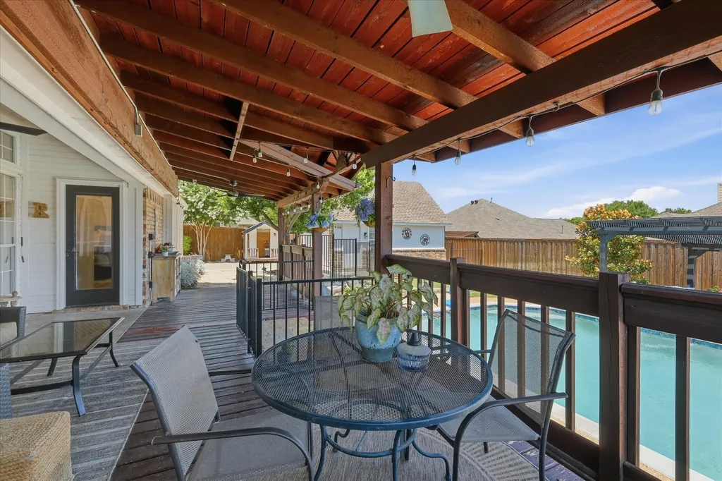 121 Honeysuckle Drive Justin TX 76247