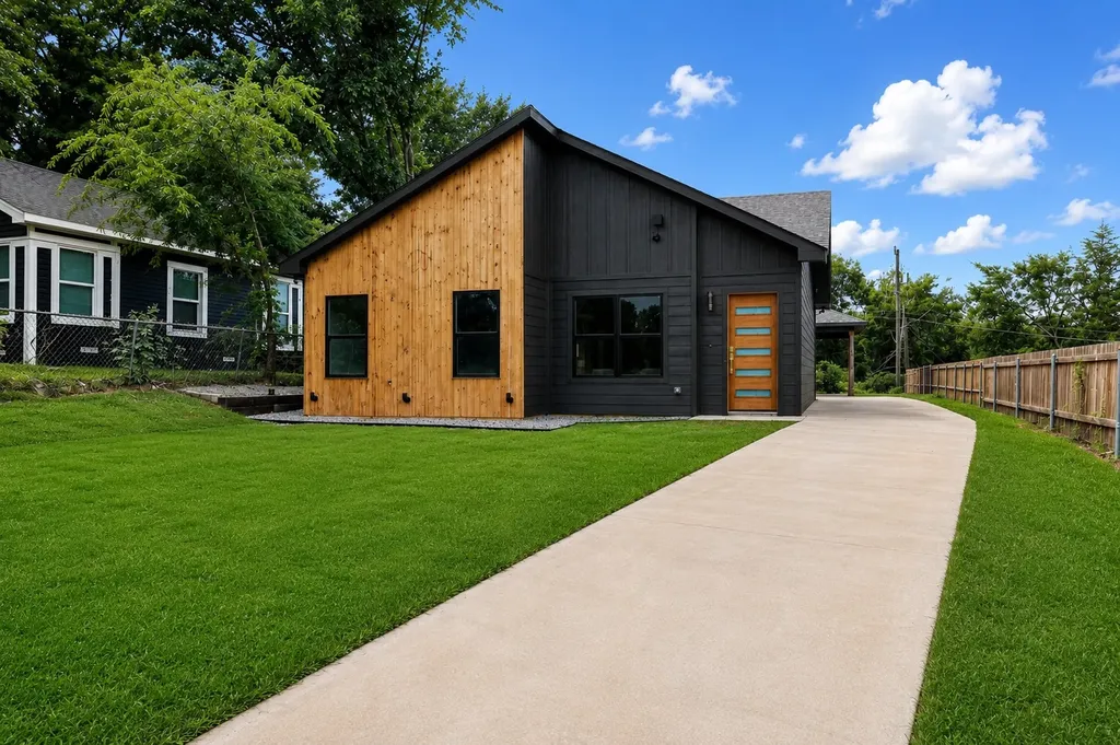 709 Martin Luther King Street Denison TX 75020