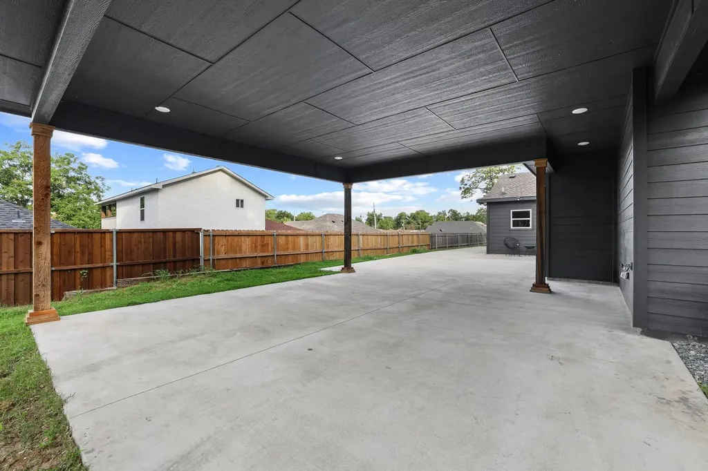 709 Martin Luther King Street Denison TX 75020
