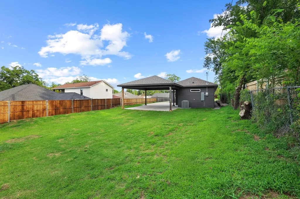 709 Martin Luther King Street Denison TX 75020