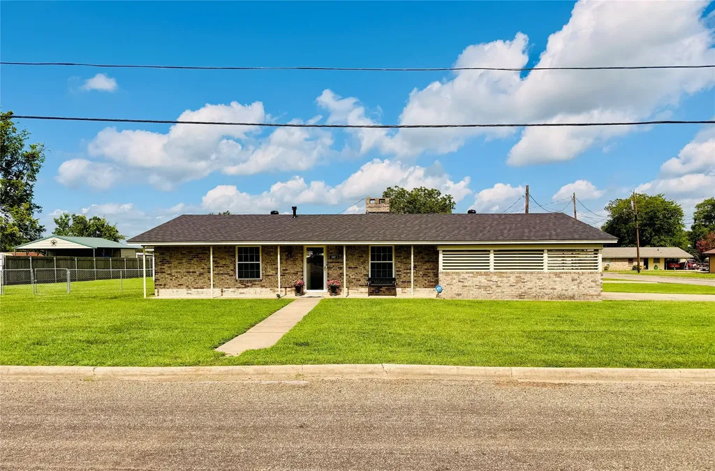 100 Vatra Street Mount Vernon TX 75457