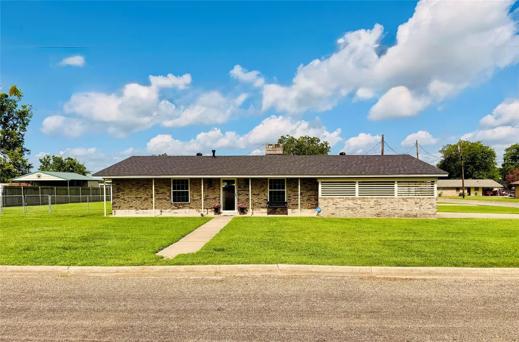 100 Vatra Street Mount Vernon TX 75457