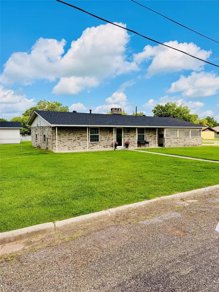 100 Vatra Street Mount Vernon TX 75457
