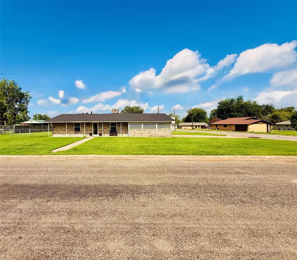 100 Vatra Street Mount Vernon TX 75457