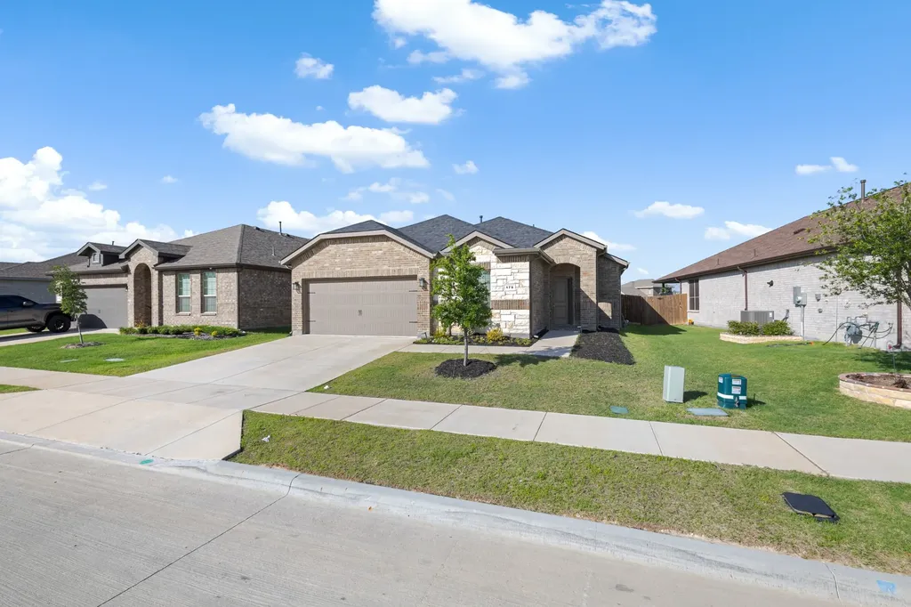 179 Dogwood Avenue Rhome TX 76078