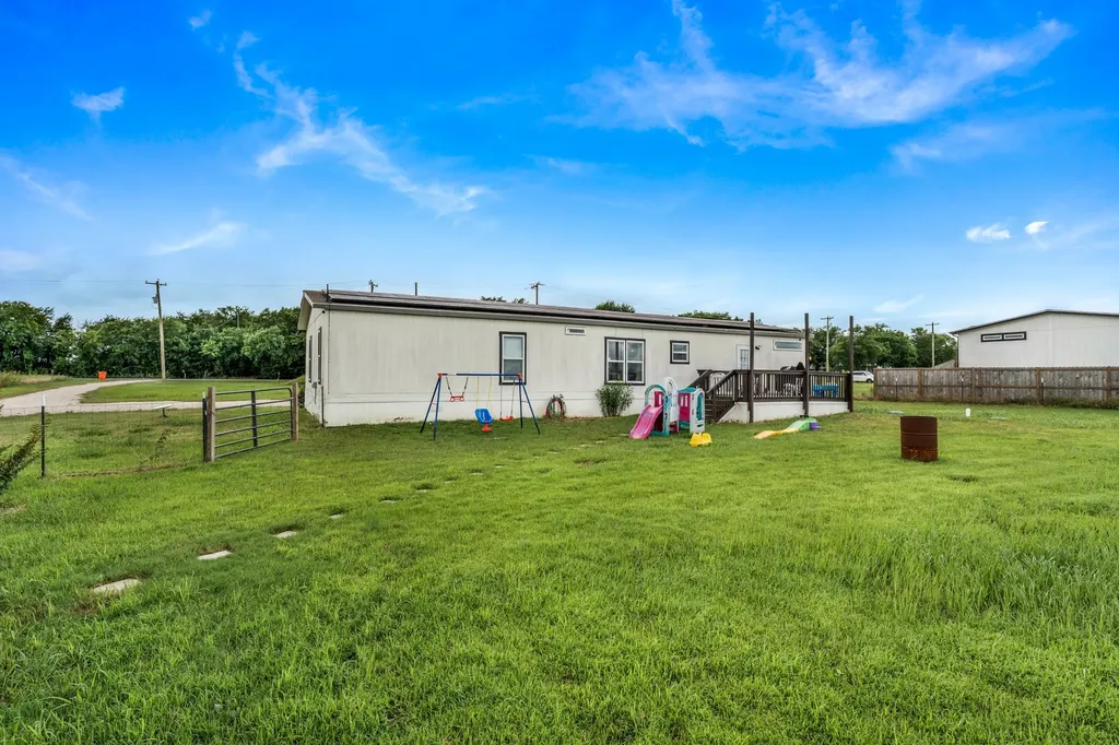2871 County Road 1076 Celeste TX 75423