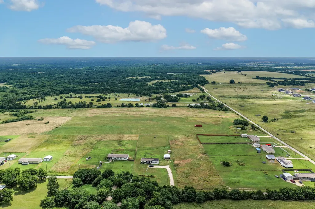 2871 County Road 1076 Celeste TX 75423