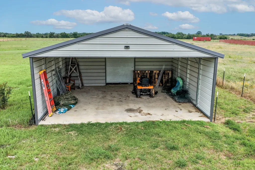 2871 County Road 1076 Celeste TX 75423