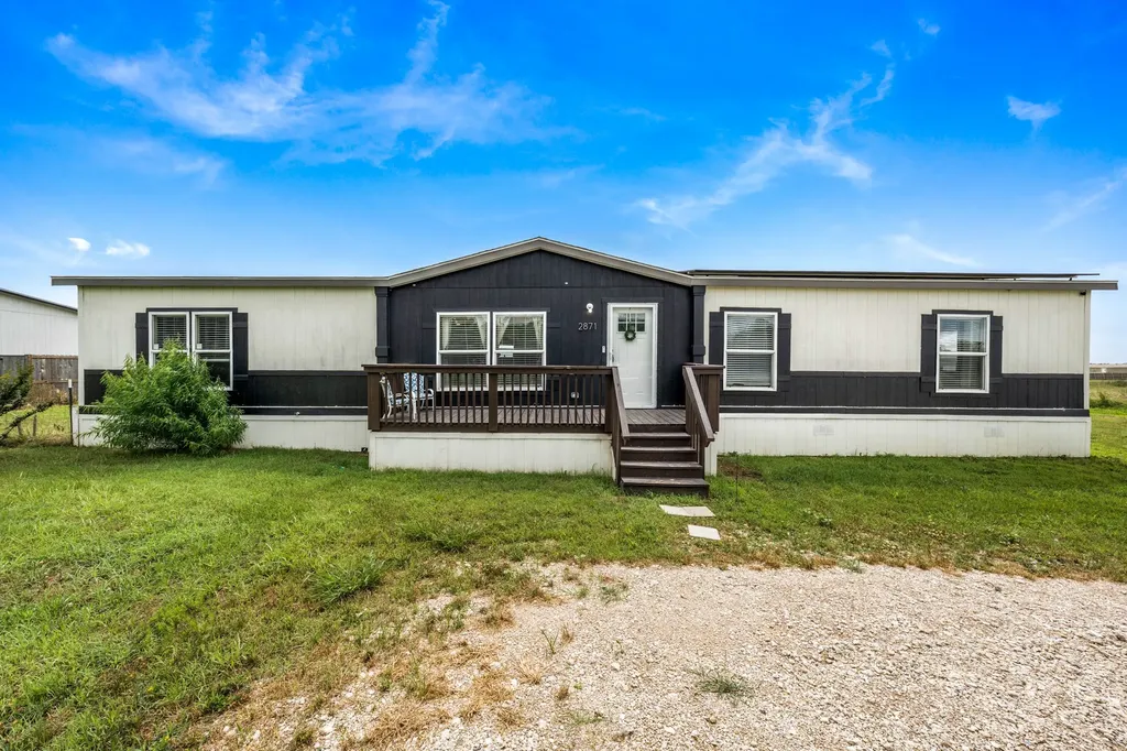 2871 County Road 1076 Celeste TX 75423