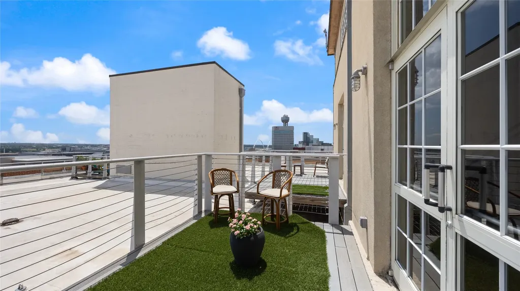 1122 Jackson Street Dallas TX 75202