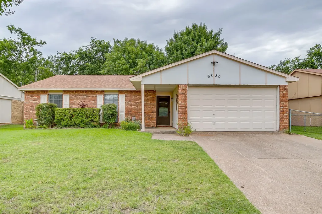 6820 Glenwood Drive North Richland Hills TX 76182