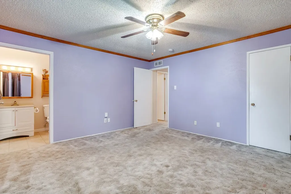 6820 Glenwood Drive North Richland Hills TX 76182