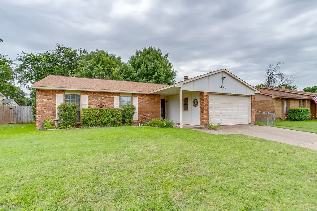 6820 Glenwood Drive North Richland Hills TX 76182