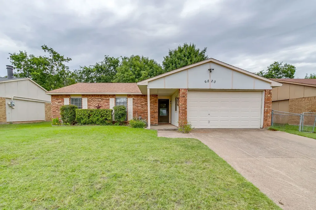 6820 Glenwood Drive North Richland Hills TX 76182