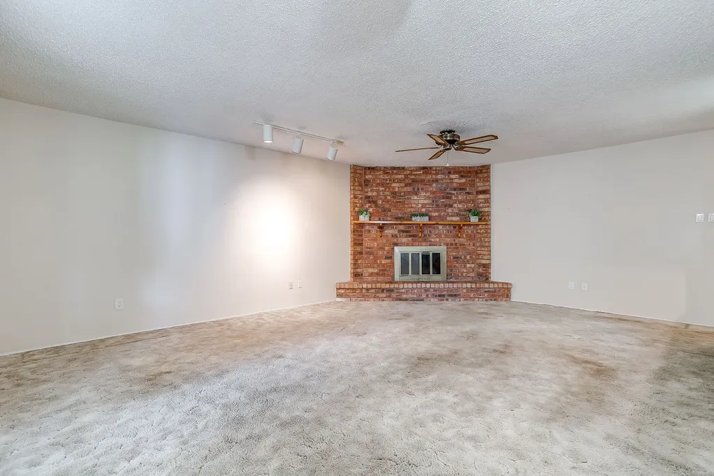 6820 Glenwood Drive North Richland Hills TX 76182
