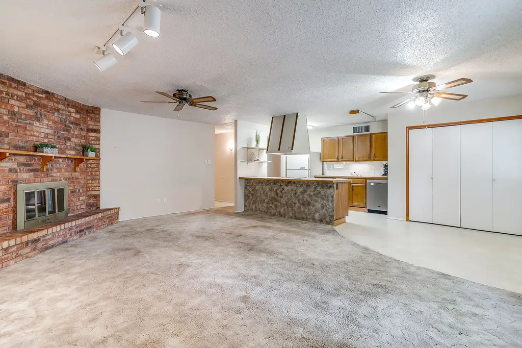 6820 Glenwood Drive North Richland Hills TX 76182