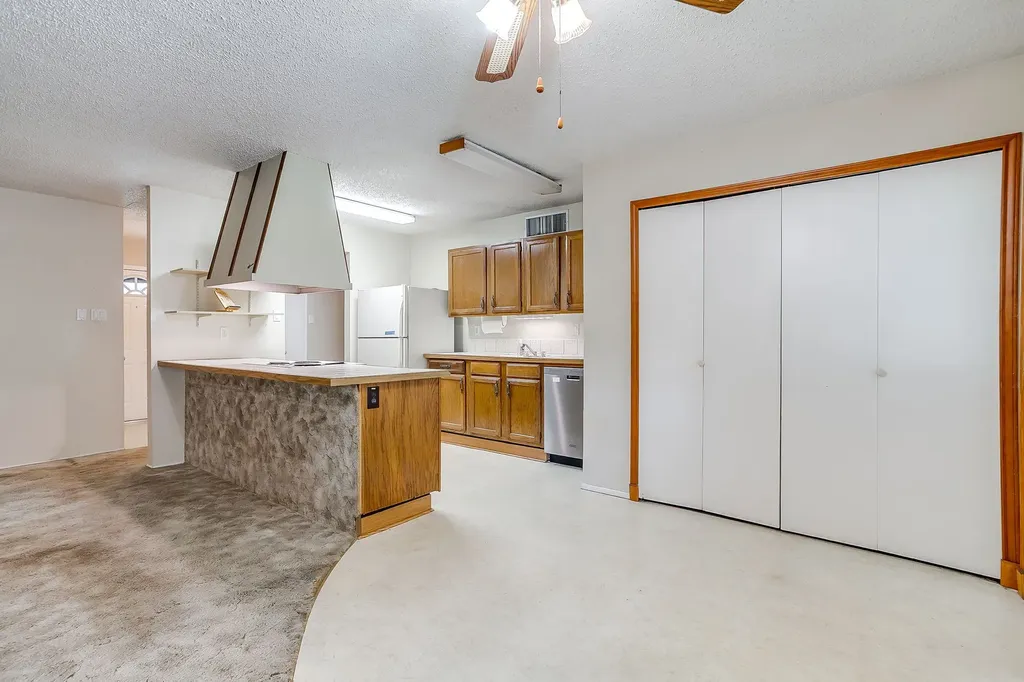 6820 Glenwood Drive North Richland Hills TX 76182