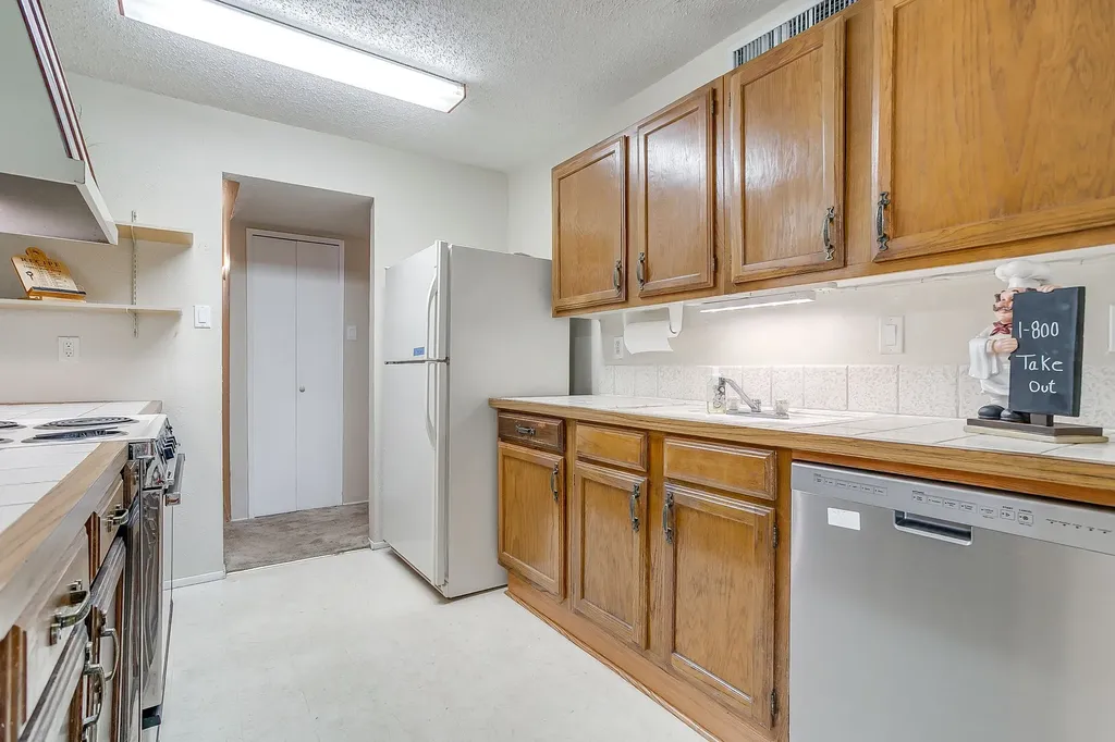 6820 Glenwood Drive North Richland Hills TX 76182
