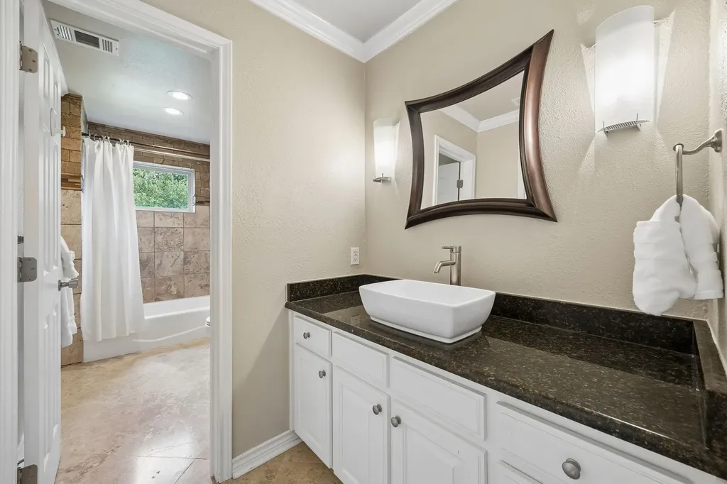 10811 Stone Canyon Place Dallas TX 75230