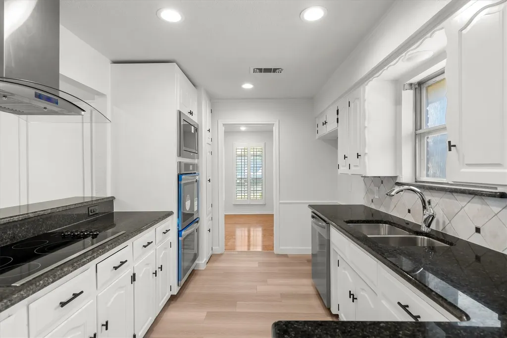 903 Leslie Drive Arlington TX 76012