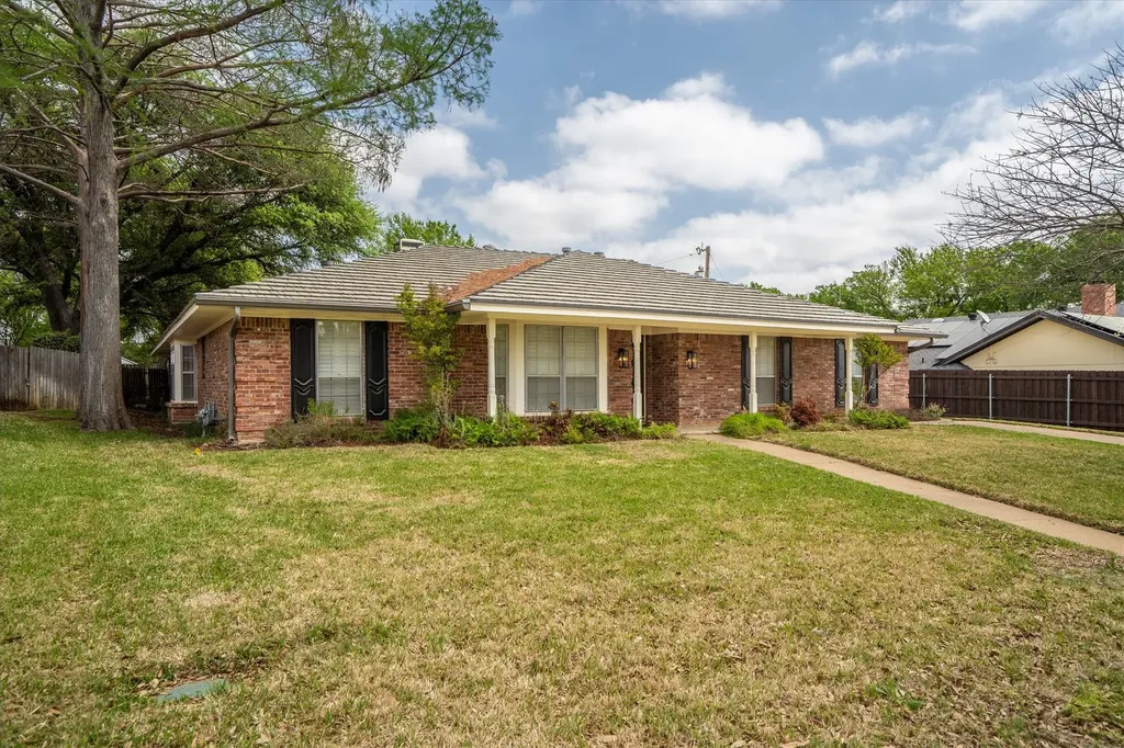 903 Leslie Drive Arlington TX 76012