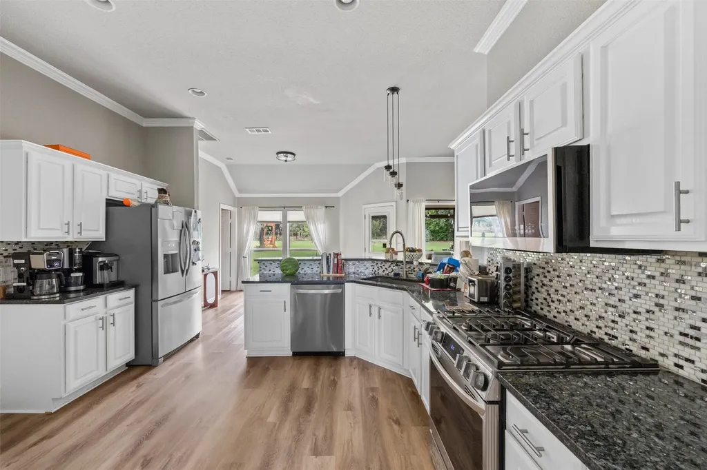 3909 Timbercrest Drive E Burleson TX 76028