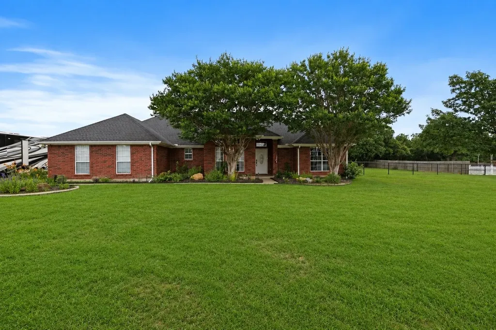 3909 Timbercrest Drive E Burleson TX 76028