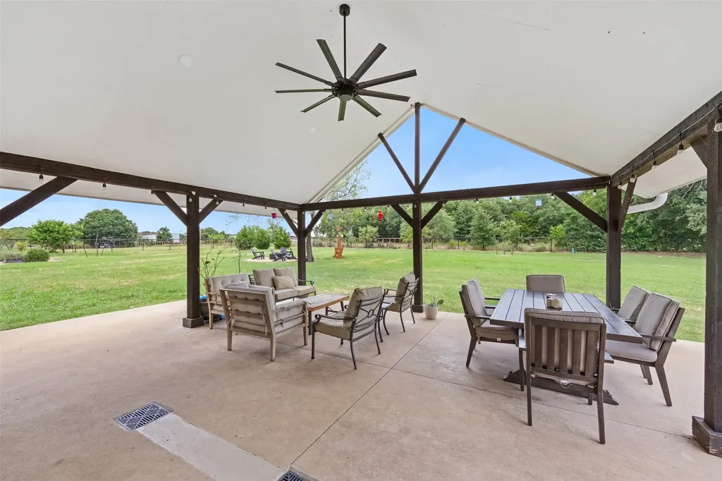 3909 Timbercrest Drive E Burleson TX 76028