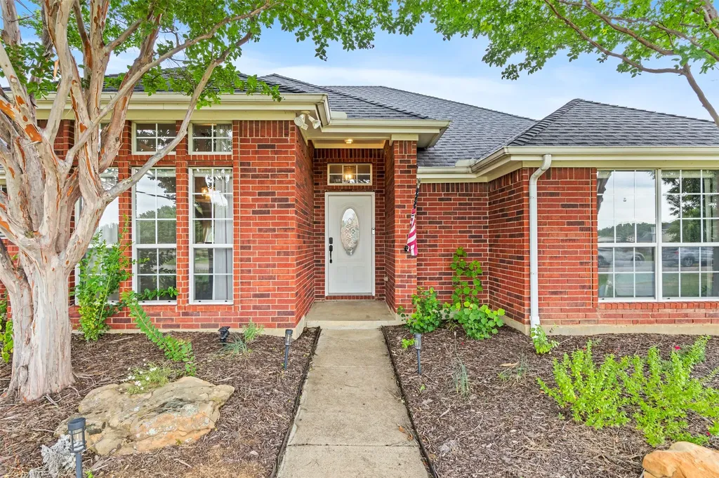 3909 Timbercrest Drive E Burleson TX 76028