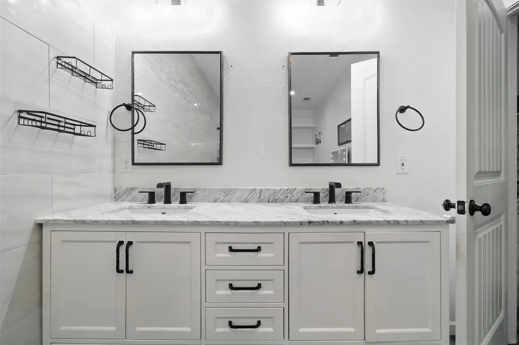 9853 Sophora Circle Dallas TX 75249