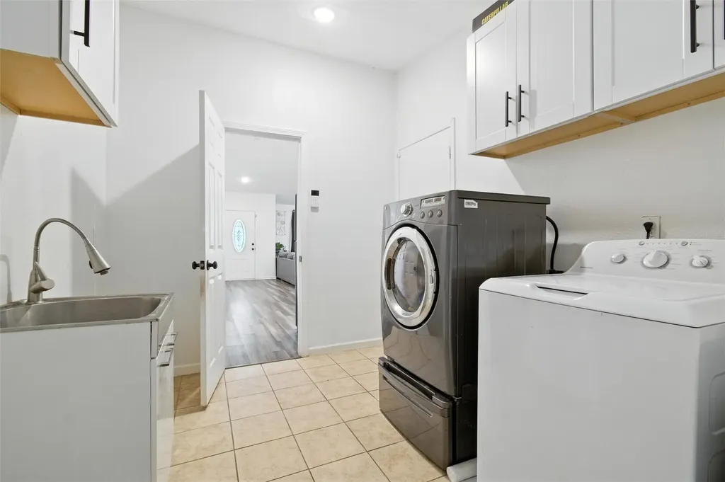 9853 Sophora Circle Dallas TX 75249
