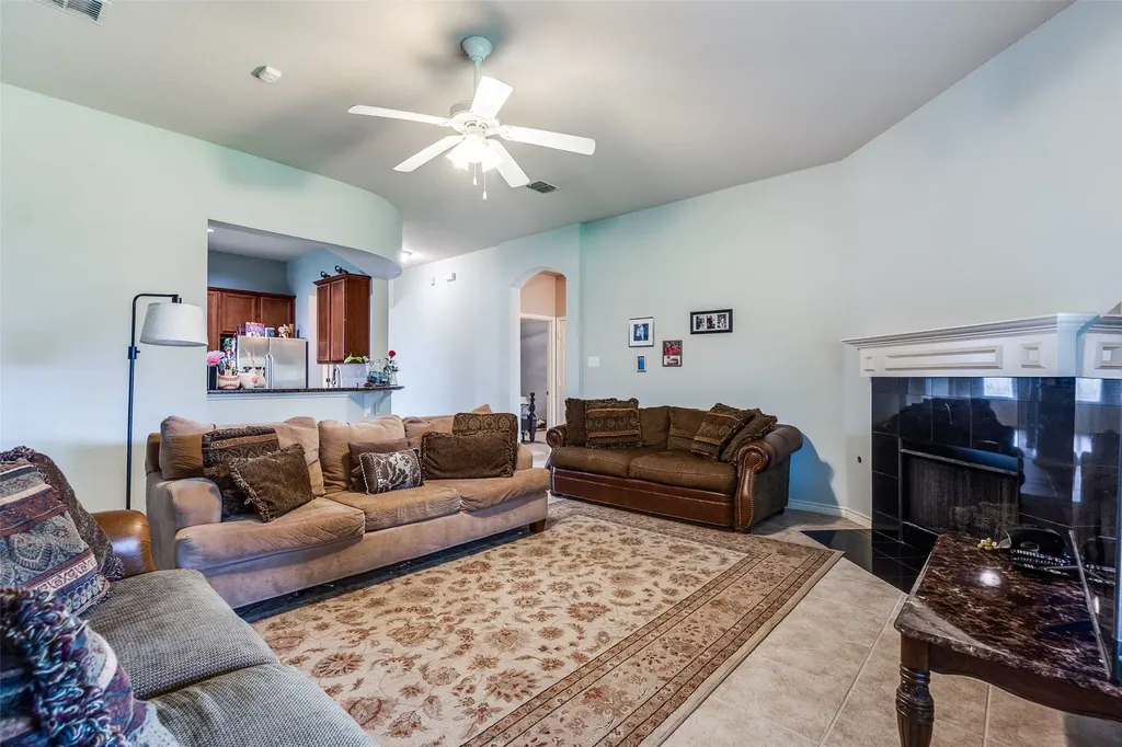 9204 Lockhart Drive Arlington TX 76002